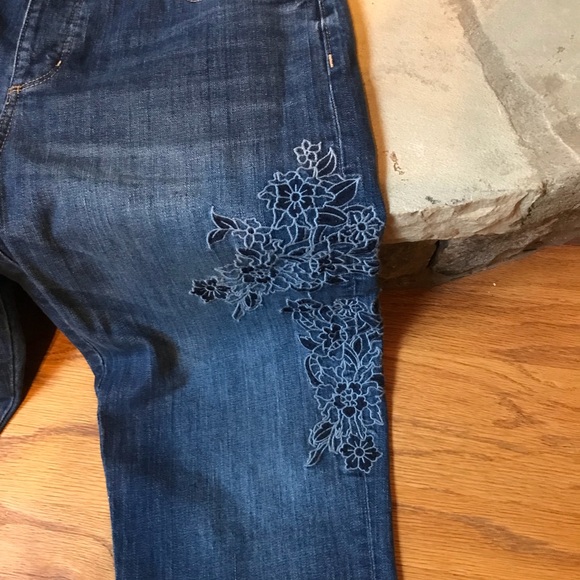NWT LOFT Embroidered Boyfriend Jeans Blue Wash 12 - Picture 3 of 7